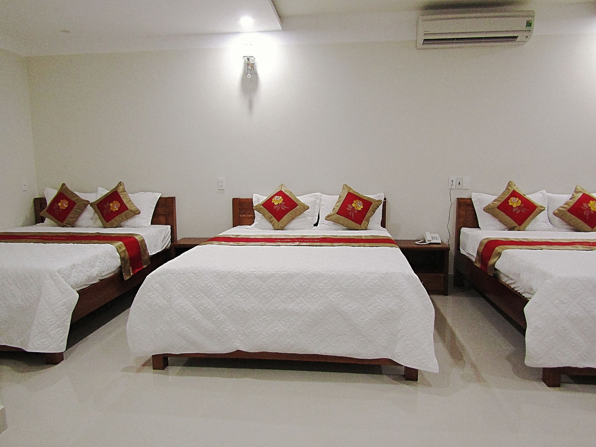 Hoang Dat Hotel Донгхой Екстер'єр фото
